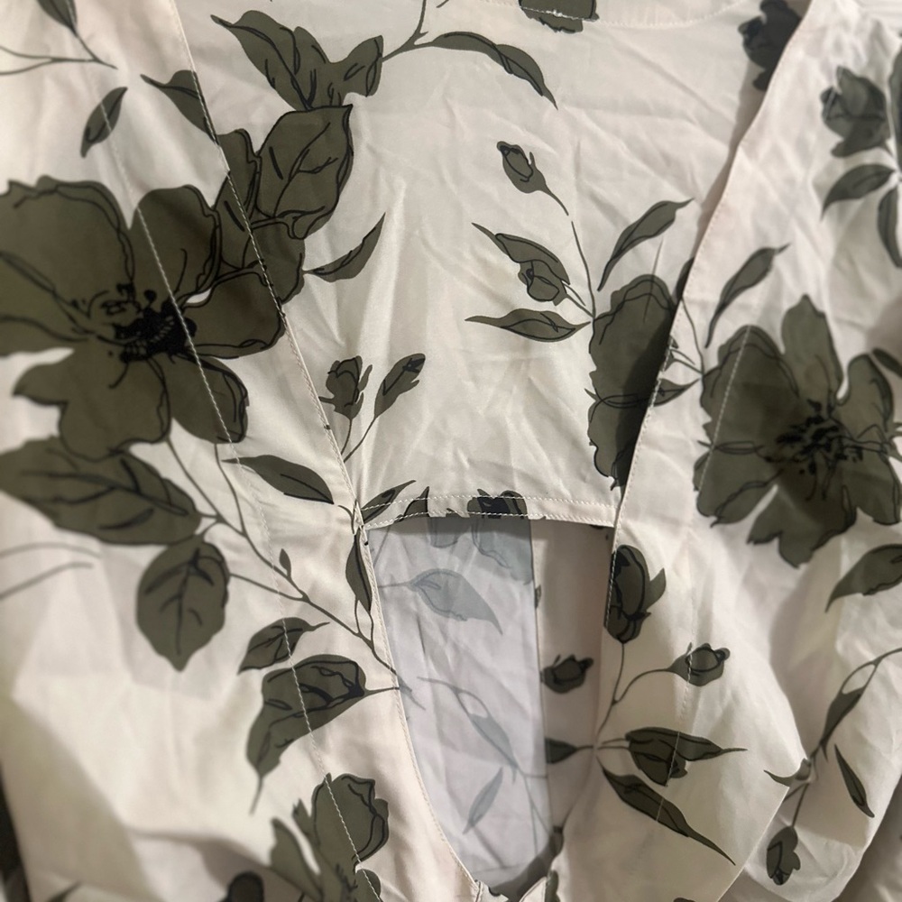NWT Ghospell Green and Cream Floral Women's Blouse - Picture 11 of 12
